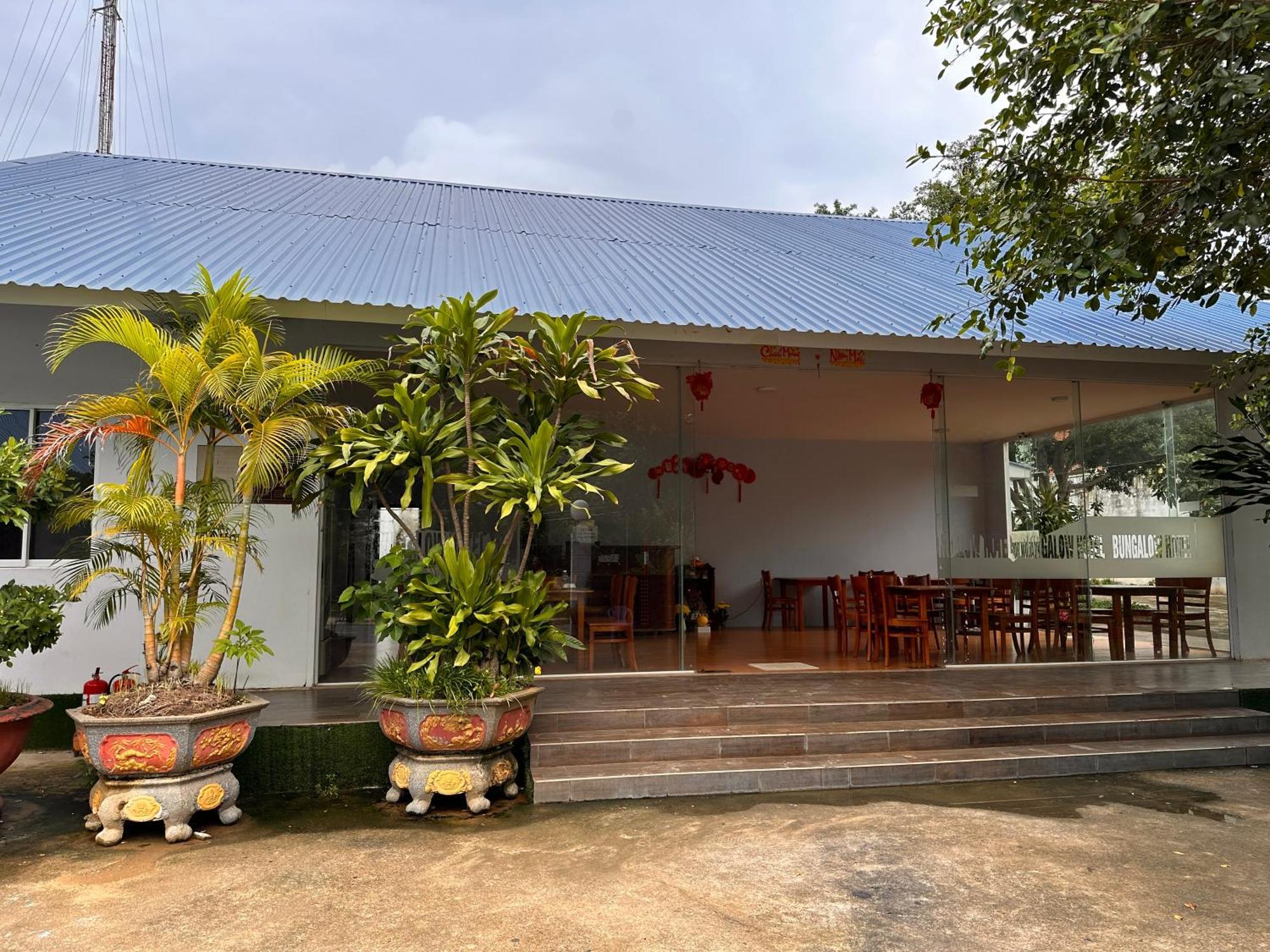 Bungalow Hotel Chi Khu Co Ong Exteriér fotografie