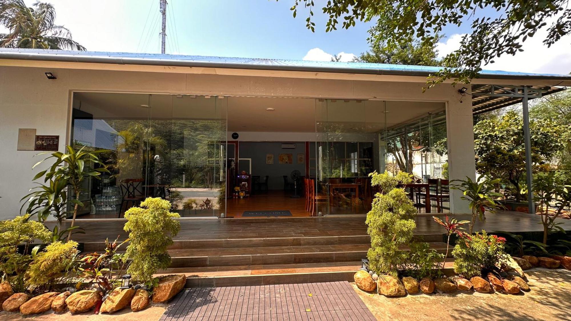 Bungalow Hotel Chi Khu Co Ong Exteriér fotografie